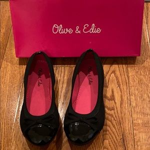 Olive & Edie Girls dress shoes size 13 NWT